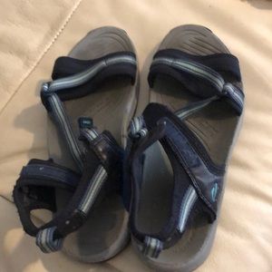 Obeo sandals with velcro ankle straps Size 8M